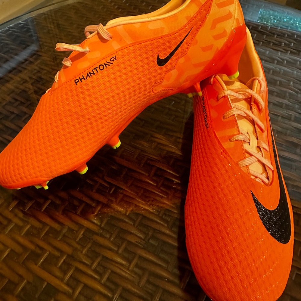 Nike Phantom Gx Academy Wc Fg/Mg soccer Shoe